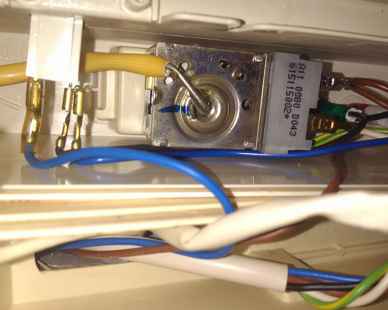 Замена терморегулятора холодильника Indesit DF 5200 W